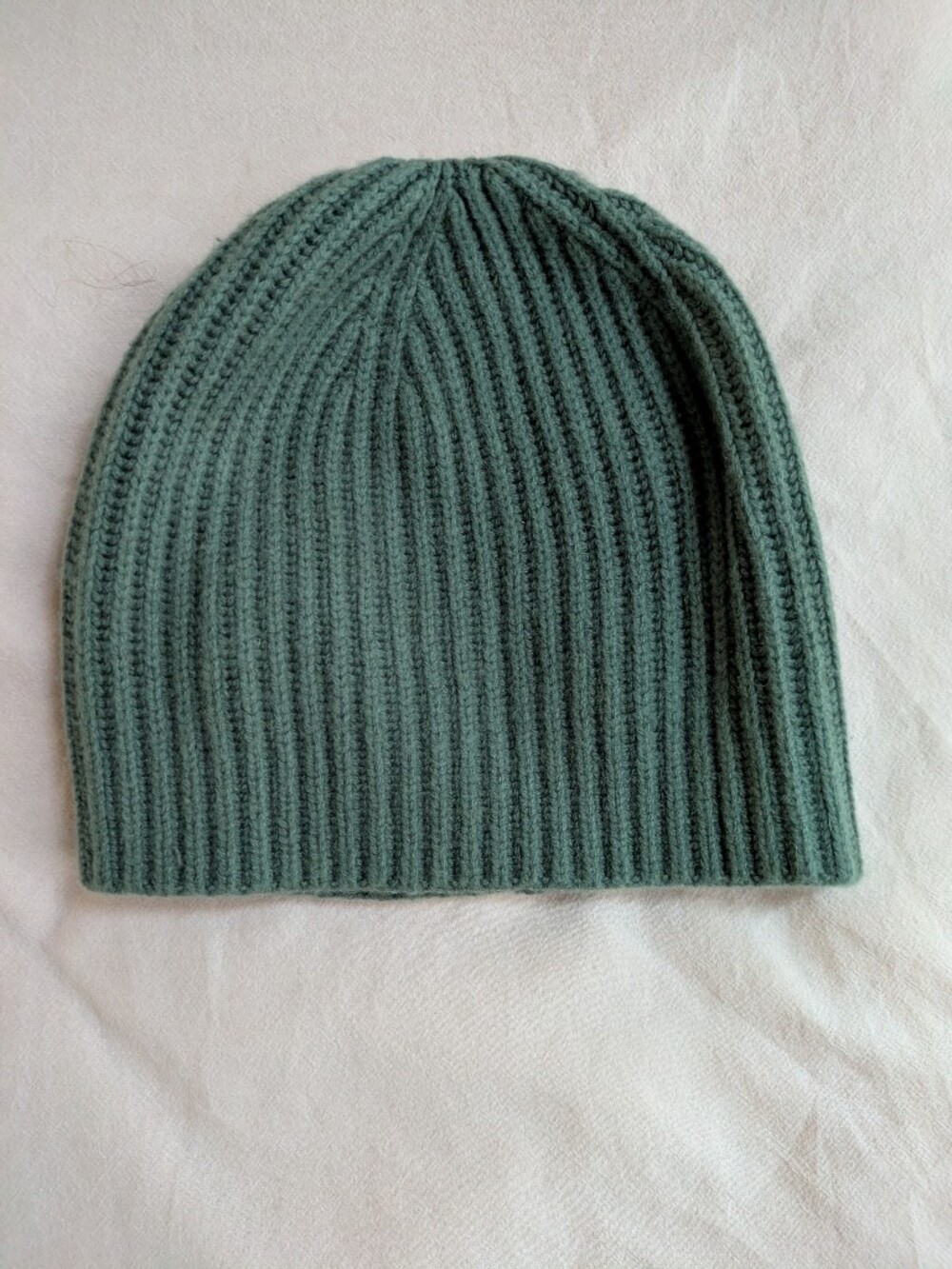 Simons 100% Cashmere Ribbed Beanie Tuque Sage Green